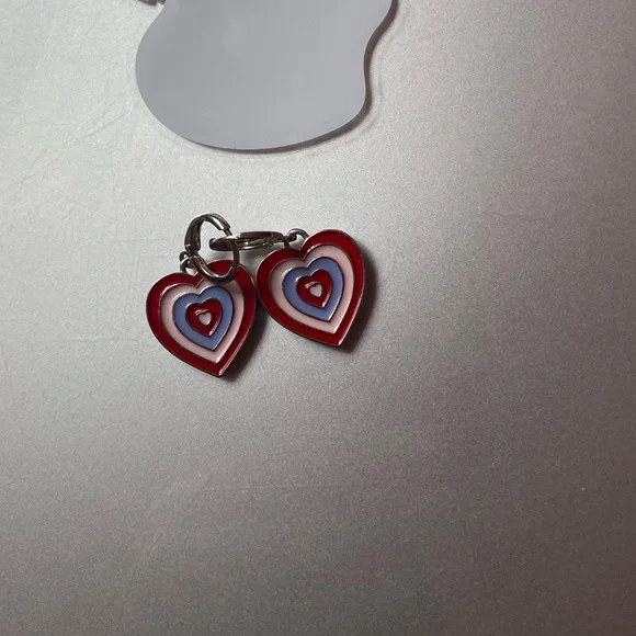 Heart shape earrings - Picture 3 of 3